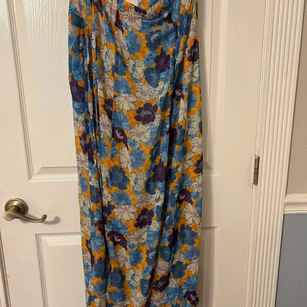 Dior platform pumps, stylish, Free People floral bottoms and Zara top included
